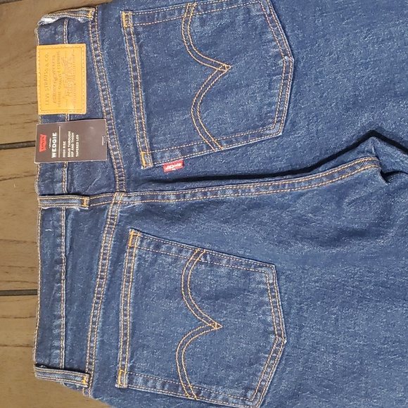 ARITZIA Levi's Wedgie High Rise Tapered Leg, Dark Wash, 27 NWTs - Picture 4 of 8